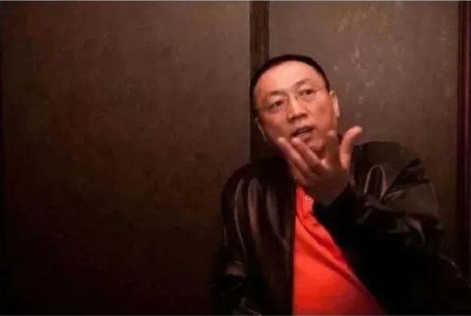 李庄案:辩护席到被告席的距离