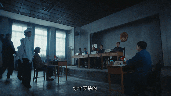 李庄案:辩护席到被告席的距离