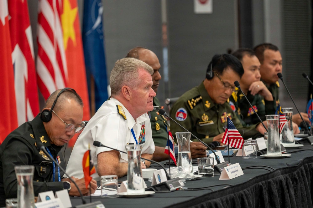 帕帕罗参加第28届印太国防首长会议期间的东盟军方讨论｜来源：U.S. Pacific Command / DVIDS