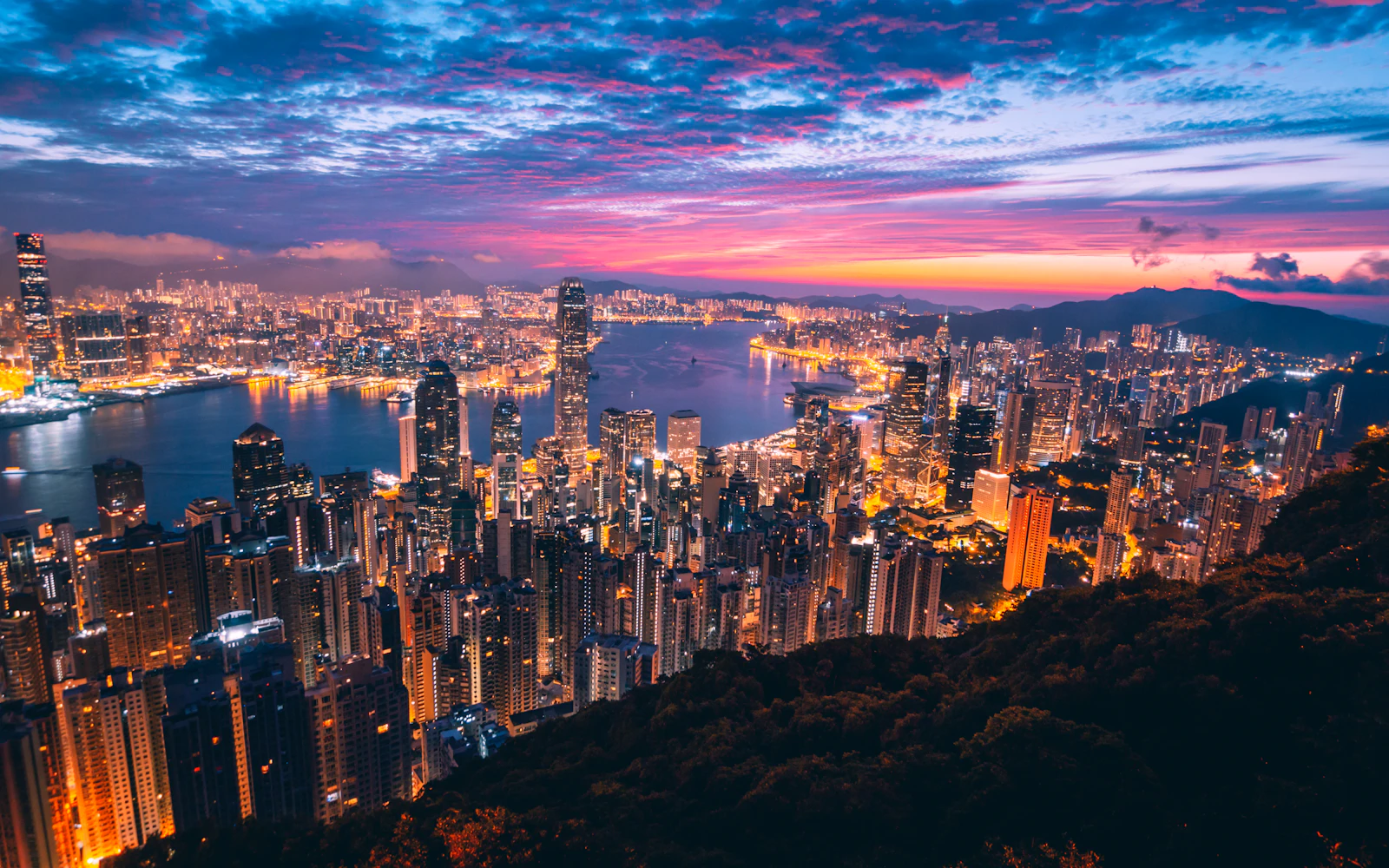 香港金融区夜景资料图。来源:Unsplash