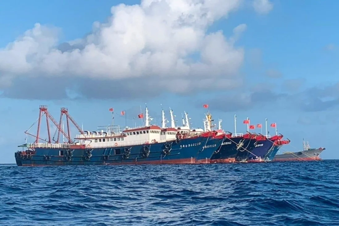 南海牛轭礁附近中国船只资料图|来源:Philippine Government / Wikimedia Commons