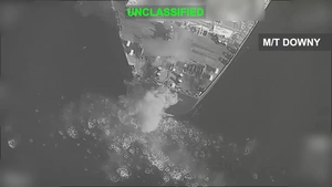 美国中央司令部公布的伊朗油轮打击资料画面|来源:U.S. Central Command