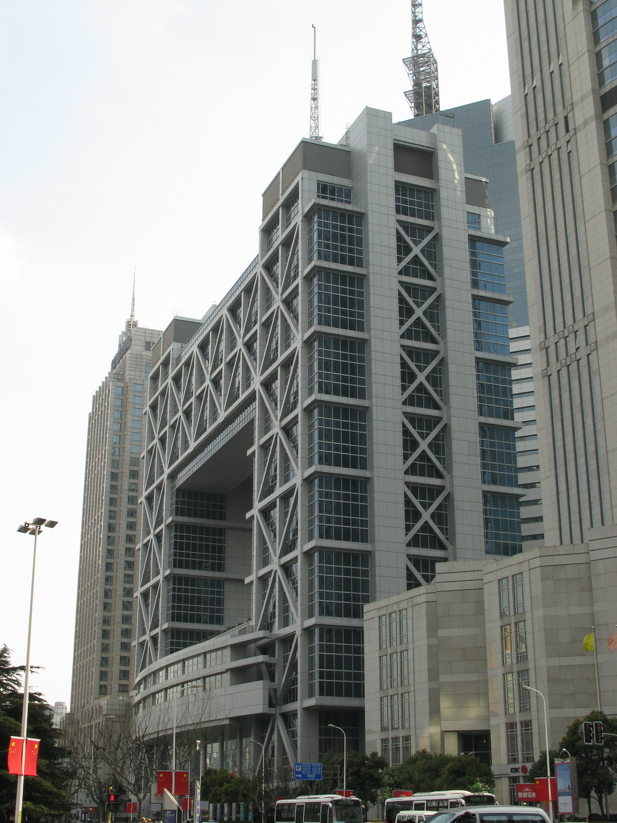 上海证券交易所大楼资料图|来源:Wikimedia Commons;Baycrest