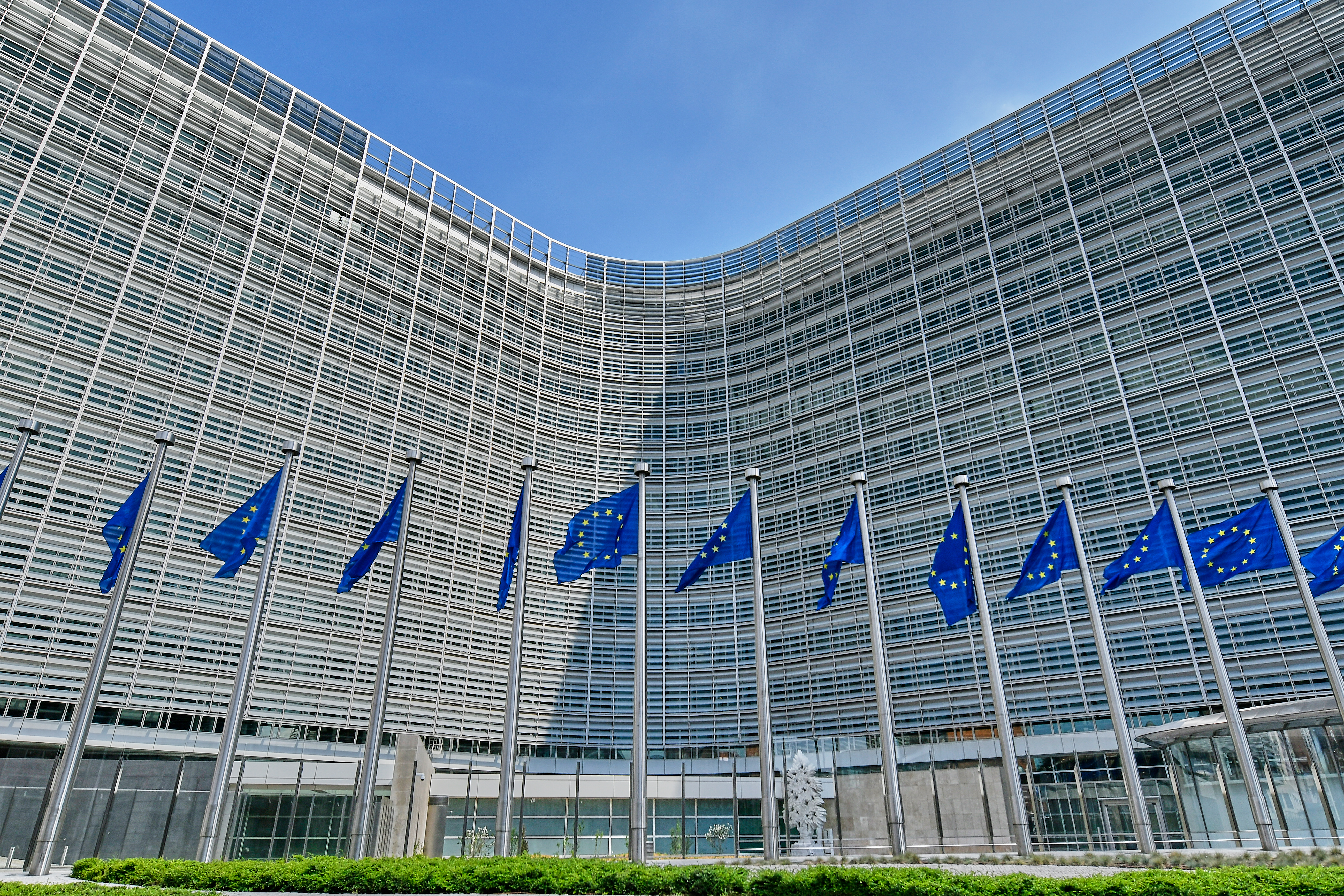 布鲁塞尔欧盟委员会总部前的欧盟旗帜|来源:European Commission