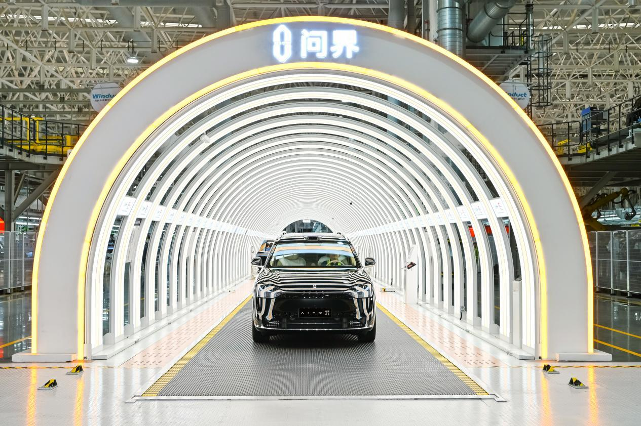 赛力斯超级工厂内的AITO M9｜来源：BitAuto