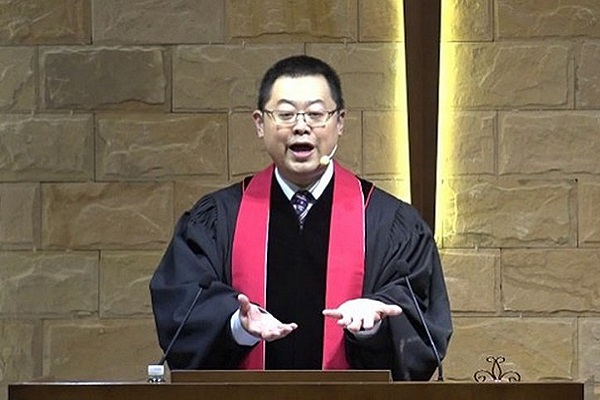 秋雨圣约教会主任牧师王怡讲道资料图。王怡2019年被判刑九年｜来源：Swarajya资料图