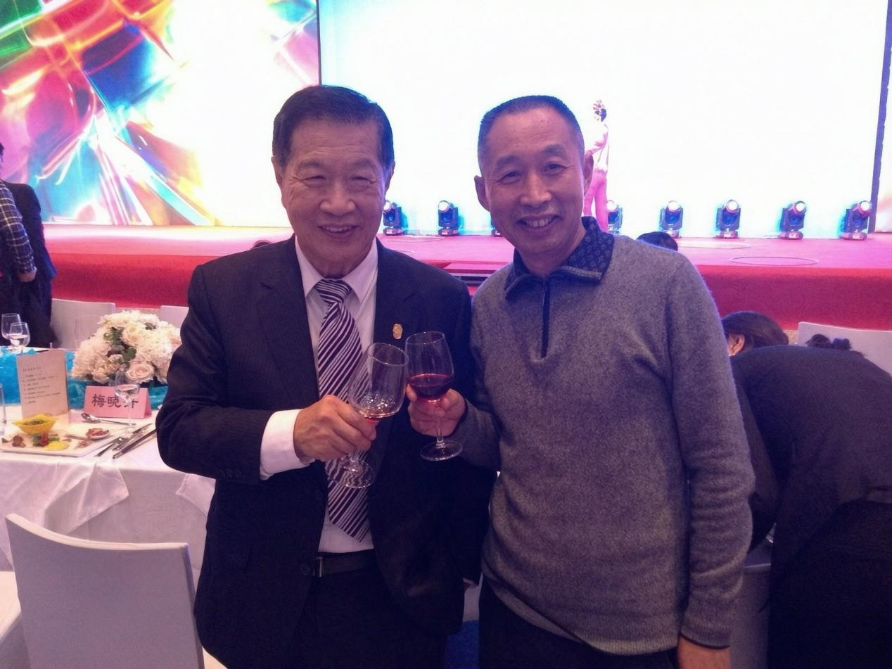 云南警官学院副教授被判贪污罪引发争议