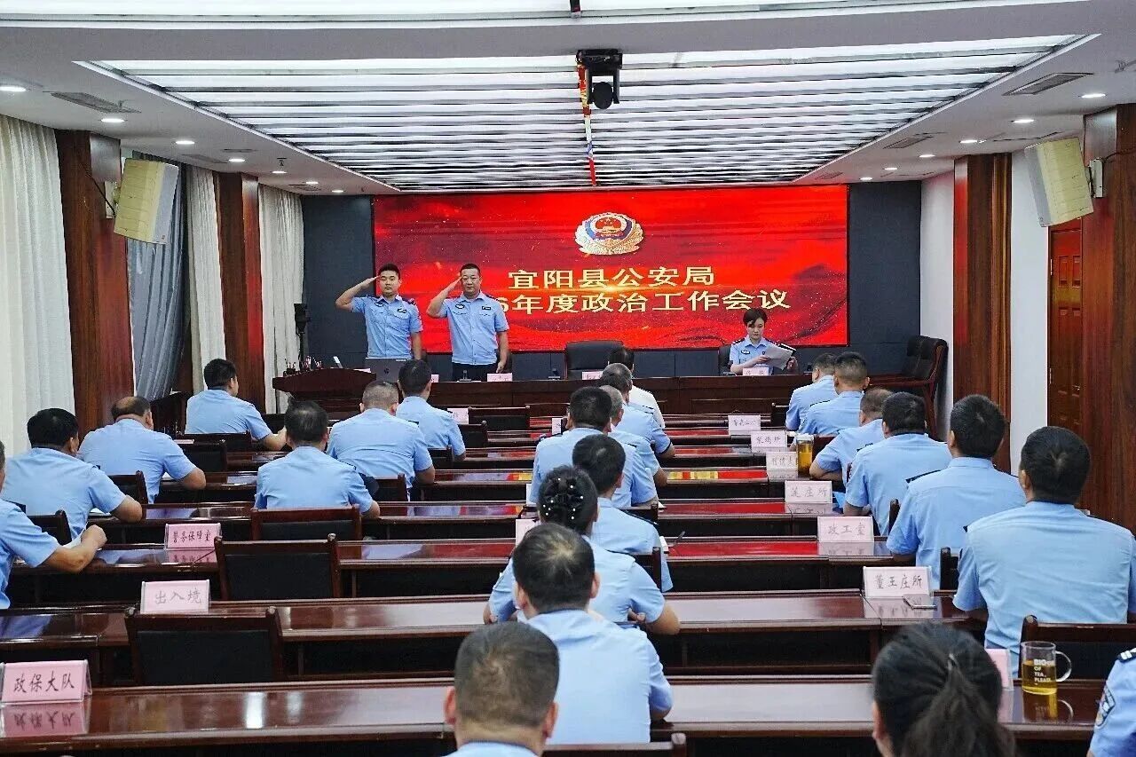 宜阳县公安局副所长寇垚琪驾驶无牌照私家车执法被评为“金牌师傅”