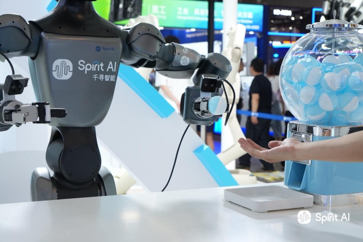 Spirit AI机器人在2026世界人工智能大会展台亮相。资料图|来源:中国财富网