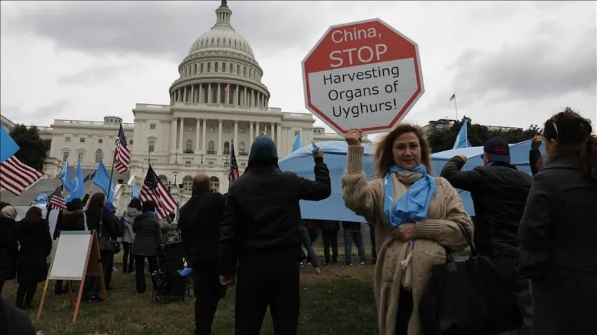 维吾尔人及支持者在美国国会附近举行声援活动。资料图｜来源：Anadolu Agency