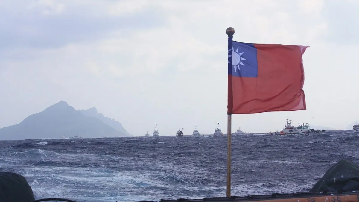 台湾旗帜与海上舰船资料图｜来源：Asia Times