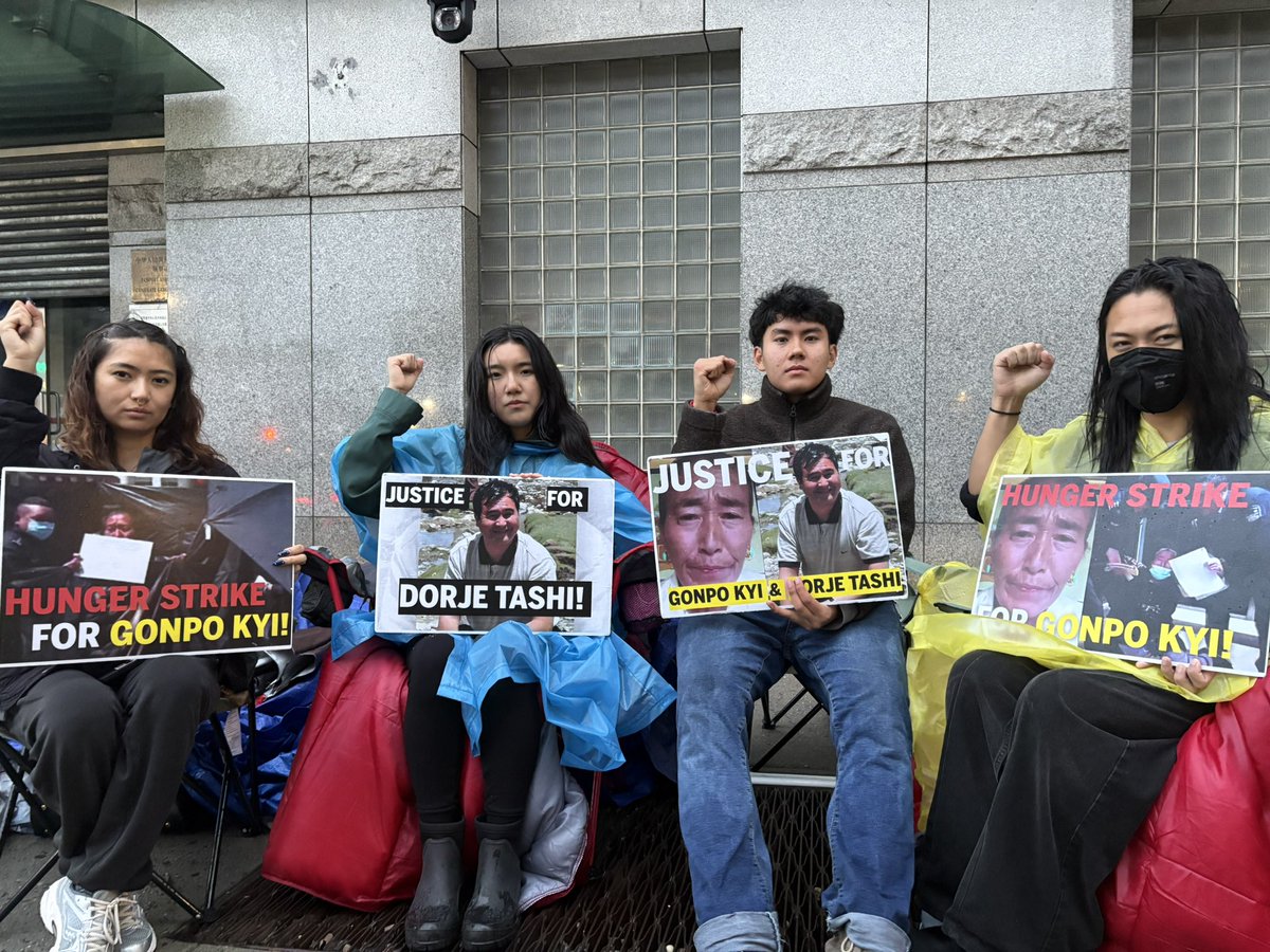 海外西藏活动人士举牌要求为多吉扎西伸张正义|来源:Students for a Free Tibet / X
