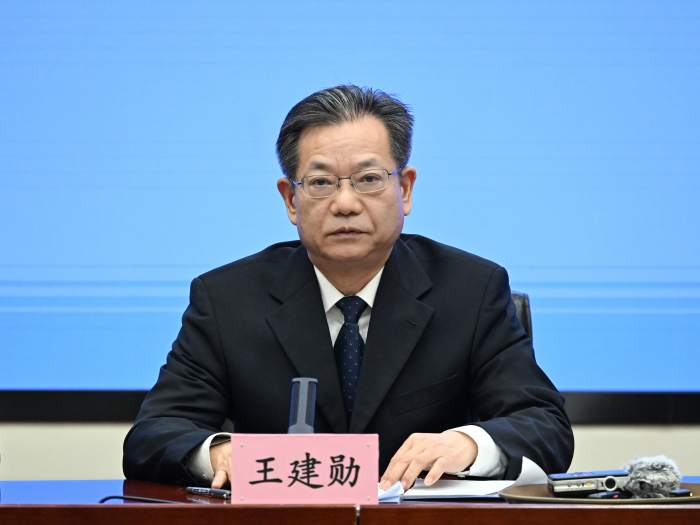2026年4月24日，财政部国库支付中心主任王建勋介绍第一季度财政收支。资料图／财政部新闻办公室｜来源：中华人民共和国财政部